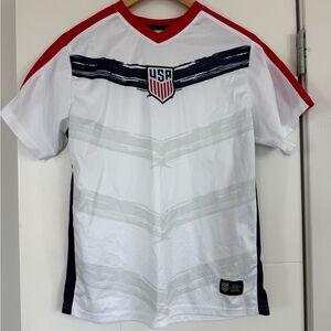 BRAND NEW Youth XL USA Soccer Jersey Size 18-20 Futbol Shirt Sports Tee America